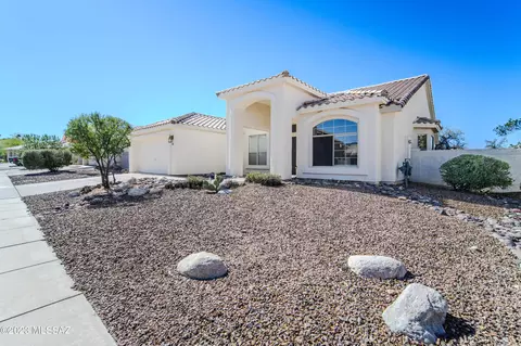 226 S Eastern Dawn Ave, Tucson, AZ 85748