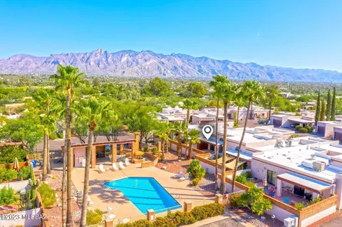 2888 E Weymouth Cir, Tucson, AZ 85716