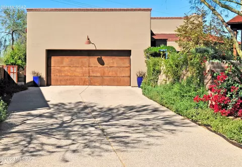 8061 N Pelado Pl, Tucson, AZ 85704