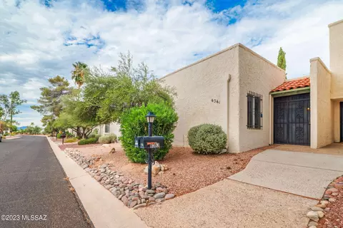 6361 N Orange Tree Dr, Tucson, AZ 85704