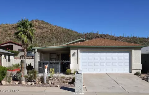 3296 W Alexanderwood Dr, Tucson, AZ 85746