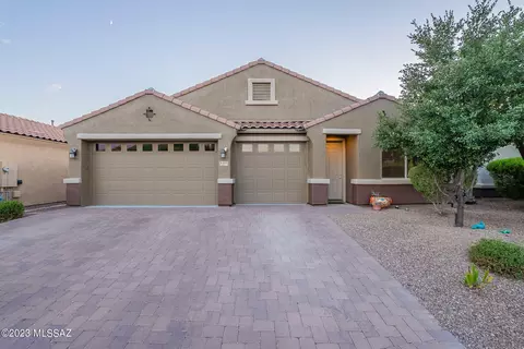 8409 N Gaetano Loop, Tucson, AZ 85742