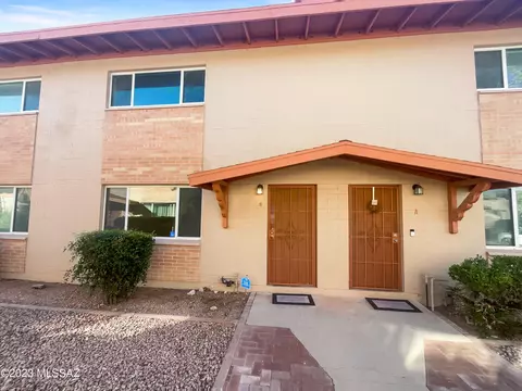 934 N Desert Ave #B, Tucson, AZ 85711