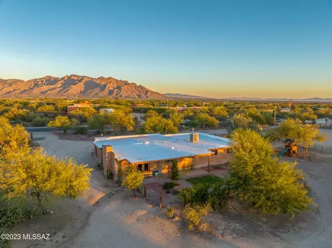 10351 N Shannon Rd, Tucson, AZ 85742