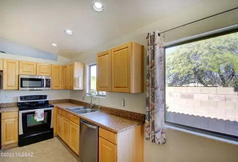 9873 E Shadow Glen Ct, Tucson, AZ 85748 photo 8