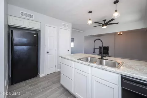 2128 E Alaska St, Tucson, AZ 85706 photo 5