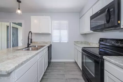 2128 E Alaska St, Tucson, AZ 85706 photo 4