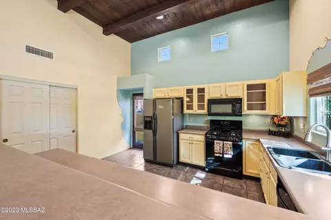 10378 E Isadore Schifano Ln, Tucson, AZ 85747 photo 11
