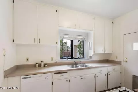 602 E Helen St, Tucson, AZ 85705 photo 10