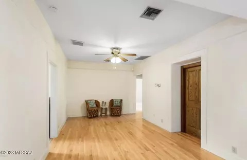 602 E Helen St, Tucson, AZ 85705 photo 8