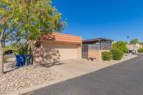 8331 E Cypress Point Ln, Tucson, AZ 85710