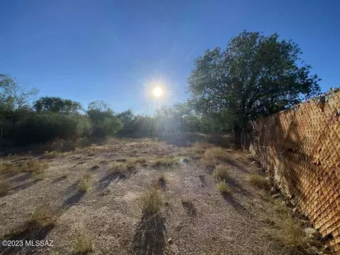 701 E Calle Antonia #5, Tucson, AZ 85706