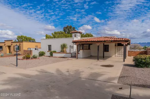 446 N Abrego Dr, Green Valley, AZ 85614