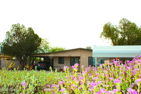 5636 E 26th St, Tucson, AZ 85711 photo 2