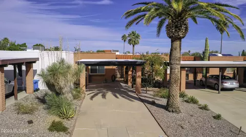 324 W Calle De Las Flores, Green Valley, AZ 85614