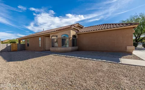 8403 S Otis Dr, Tucson, AZ 85747 photo 2
