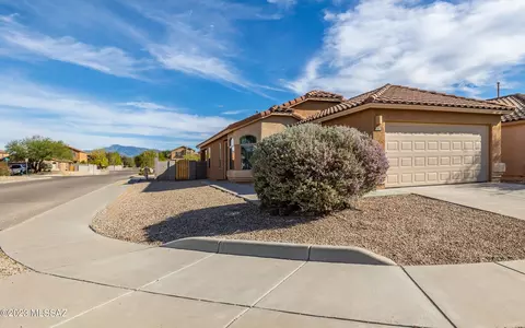 8403 S Otis Dr, Tucson, AZ 85747