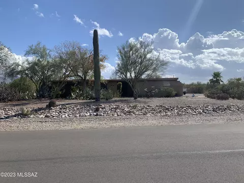 7118 N Pomona Rd, Tucson, AZ 85704