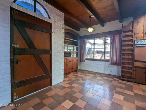 1302 E Roger Rd, Tucson, AZ 85719 photo 4