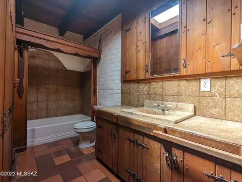 1302 E Roger Rd, Tucson, AZ 85719 photo 9