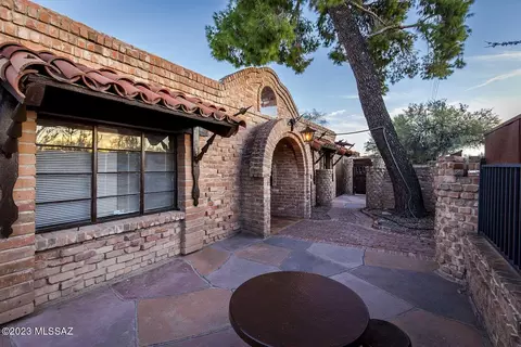 1302 E Roger Rd, Tucson, AZ 85719 photo 14