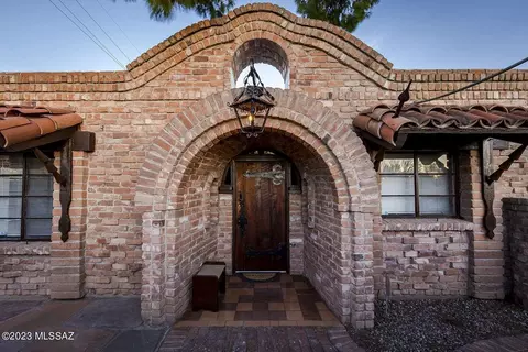 1302 E Roger Rd, Tucson, AZ 85719 photo 2