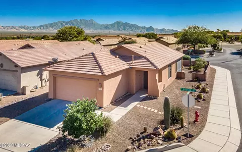 503 W Bazille Way, Green Valley, AZ 85614