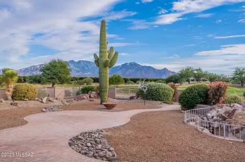 613 W Waterview Dr, Green Valley, AZ 85614