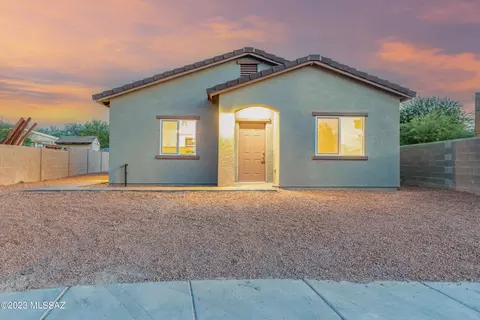 10280 S Rainbow Ln, Tucson, AZ 85756