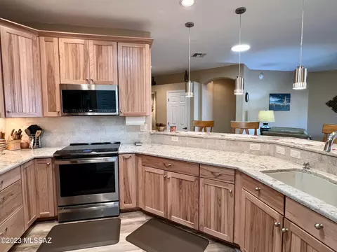 79 E Calle Del Capullo, Green Valley, AZ 85614