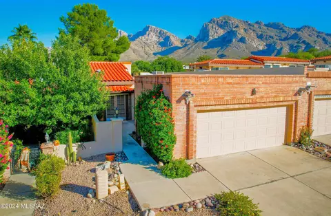 10124 N Spyglass Pl, Tucson, AZ 85737