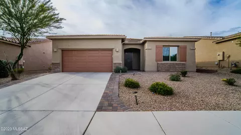 2489 W Chocolate Mountains Dr, Green Valley, AZ 85622