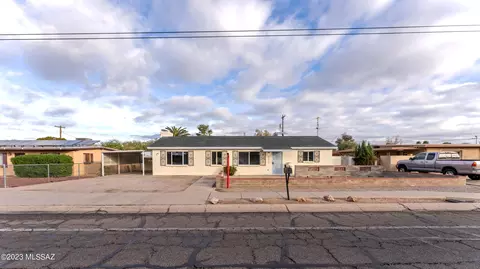 6121 E 29th St, Tucson, AZ 85711