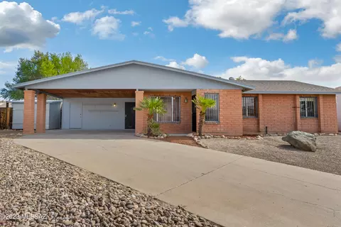 8030 N Soledad Ave, Tucson, AZ 85741