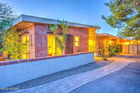 726 W Ko Vaya Dr, Tucson, AZ 85704
