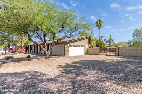 109 S Charleston Ave, Vail, AZ 85641