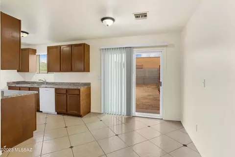 3917 E Dover Stra, Tucson, AZ 85706 photo 4