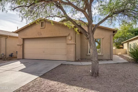 6670 S Luxor Way, Tucson, AZ 85746