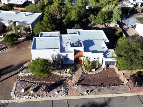 563 E Drawdown Trl E, Corona De Tucson, AZ 85641