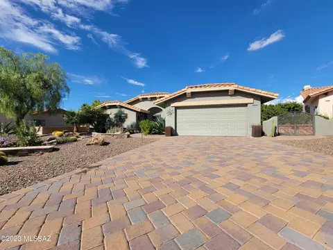 1563 E Bright Angel Dr, Oro Valley, AZ 85755