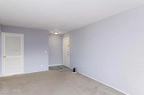 1324 S Avenida Polar #D204, Tucson, AZ 85710