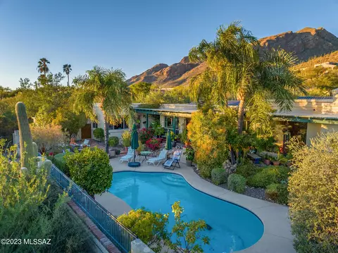 2530 E Calle Sin Controversia, Tucson, AZ 85718