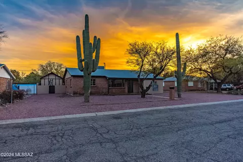 Exterior - 4318 E Cooper Cir, Tucson, AZ 85711 photo 3 of 5