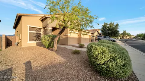 8348 N Rocky Brook Dr, Tucson, AZ 85743