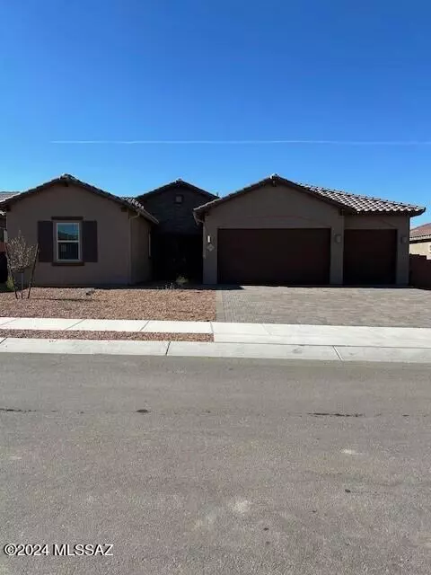 8030 S Desert Indigo Dr, Tucson, AZ 85747