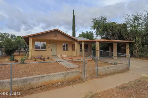 4980 W Santa Maria Dr, Amado, AZ 85645