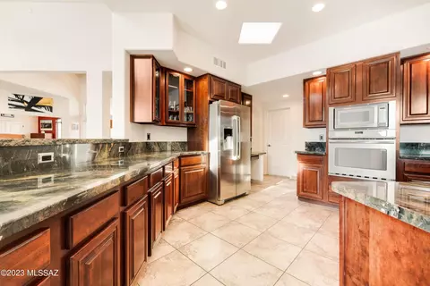9814 E Fire Agate Pl, Tucson, AZ 85749 photo 4