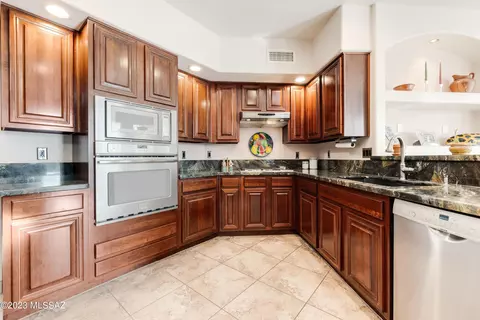 9814 E Fire Agate Pl, Tucson, AZ 85749 photo 6