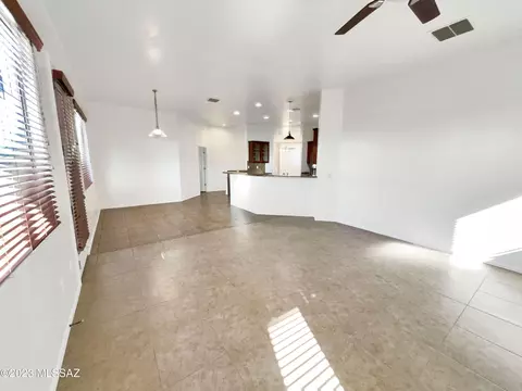 13646 E Aviara Pl, Vail, AZ 85641 photo 4