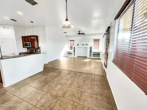 13646 E Aviara Pl, Vail, AZ 85641 photo 9
